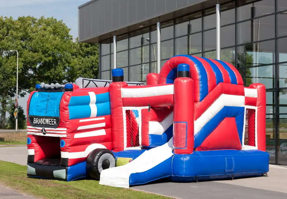 Hüpfburg Feuerwehr Multiplay für den Kindergeburtstag in Iserlohn